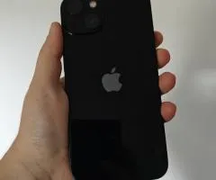 iPhone 13 256GB with many cases
